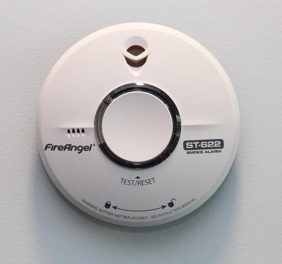 smoke alarm plain